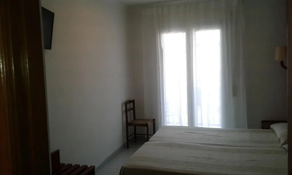 Hostal La Vinya L'Escala Guest house