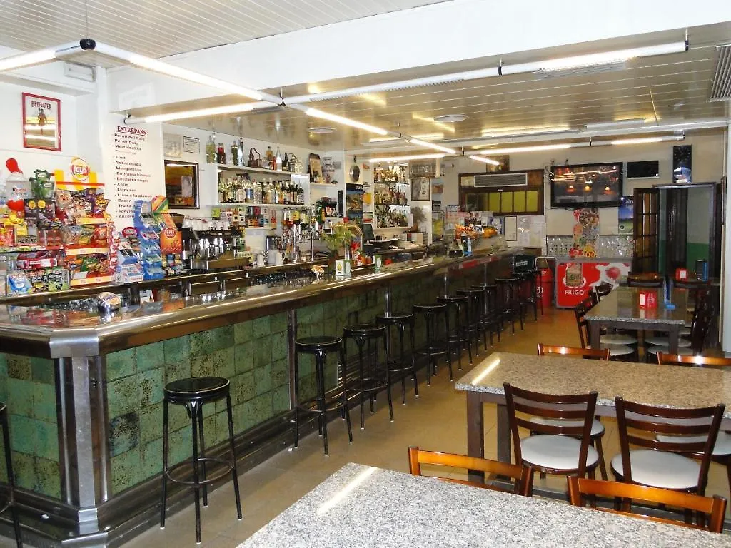 Hostal La Vinya L' Escala Gæstehus