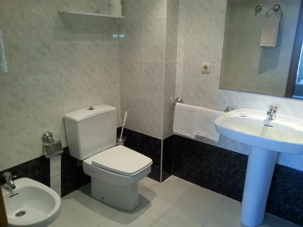 Hostal La Vinya L'Escala Guest house